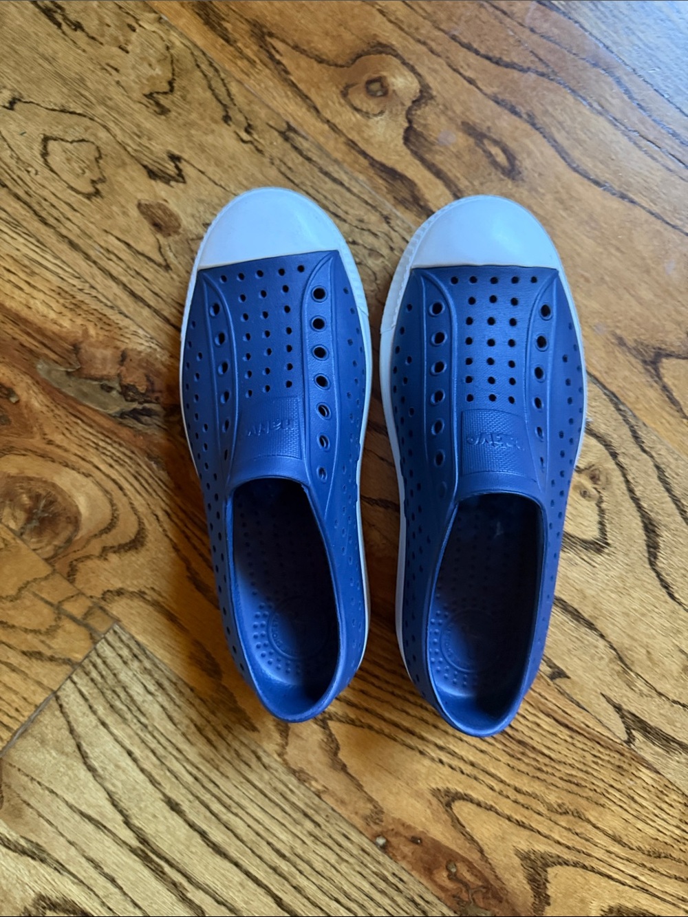 Native Kids Water Shoe Slip-On in Blue and White